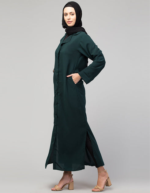 Chic Abaya with a coat collar and buttoned front in self-fabric In the Shade of Green